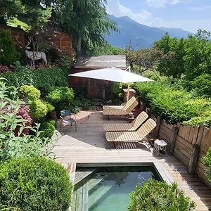 https://la-bergerie-du-miravidi.hotels-rhonealpes.com